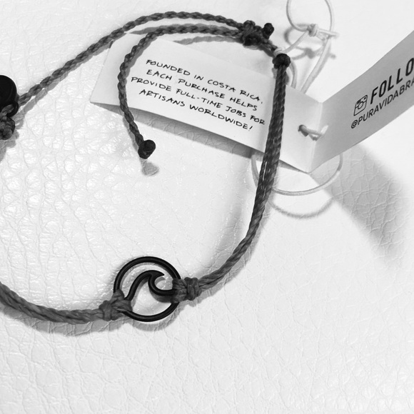 Wave Charm Puravida bracelet
FINAL - Picture 6 of 8